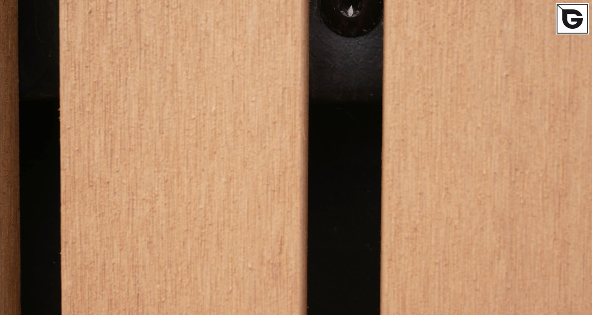 Institutionelle Einrichtungen_Offene Fassadenverkleidung - verti._Gebogene Profilen