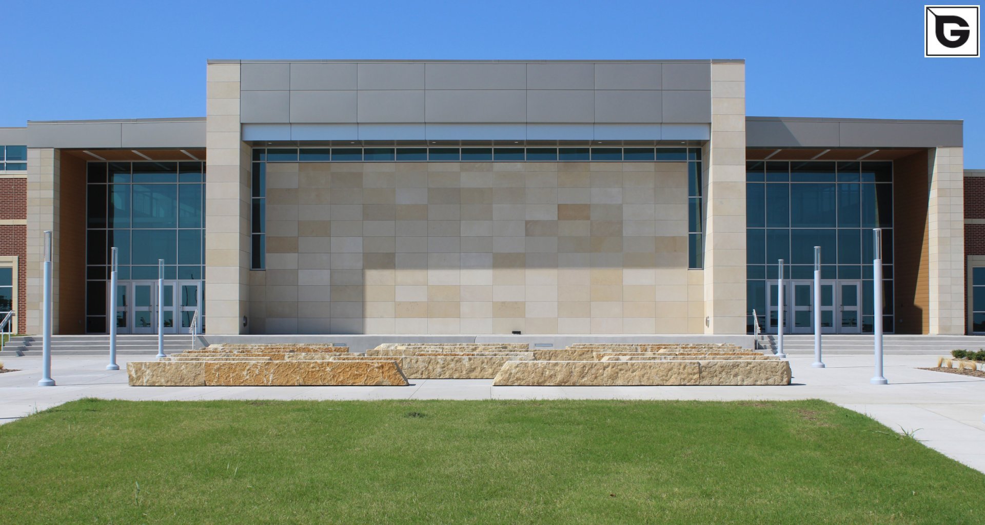 Institutionelle Einrichtungen_Dachuntersicht_Gebogene Profilen