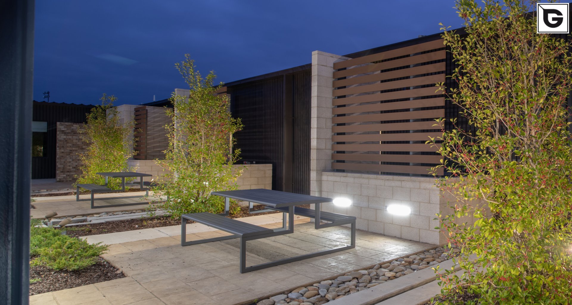 Wohngebäude_Offene Fassadenverkleidung - verti._Wohnhaus