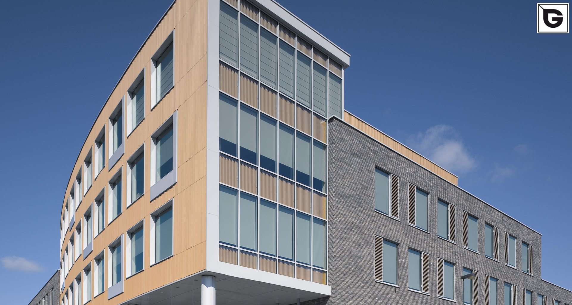 Kaufmännische Gebäude_Offene Fassadenverkleidung - verti._Finanzielle Institution