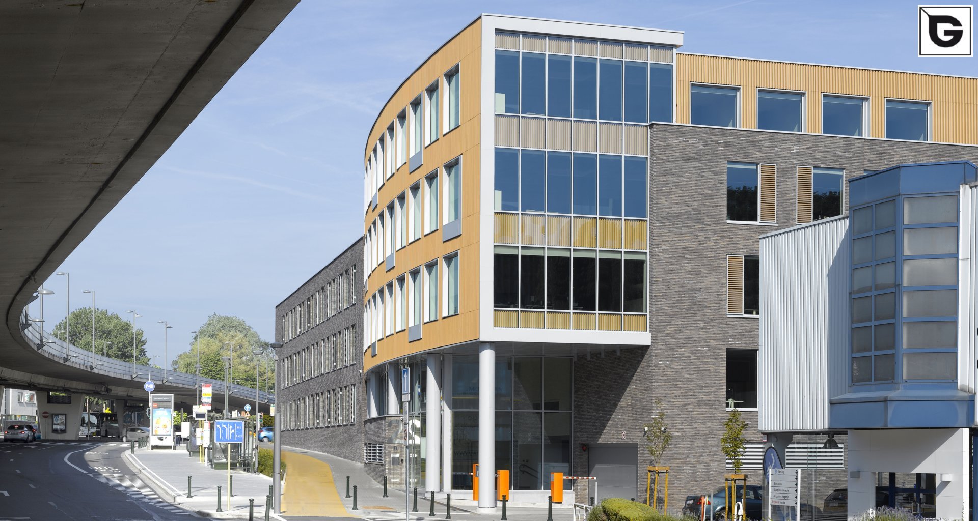 Kaufmännische Gebäude_Offene Fassadenverkleidung - verti._Finanzielle Institution