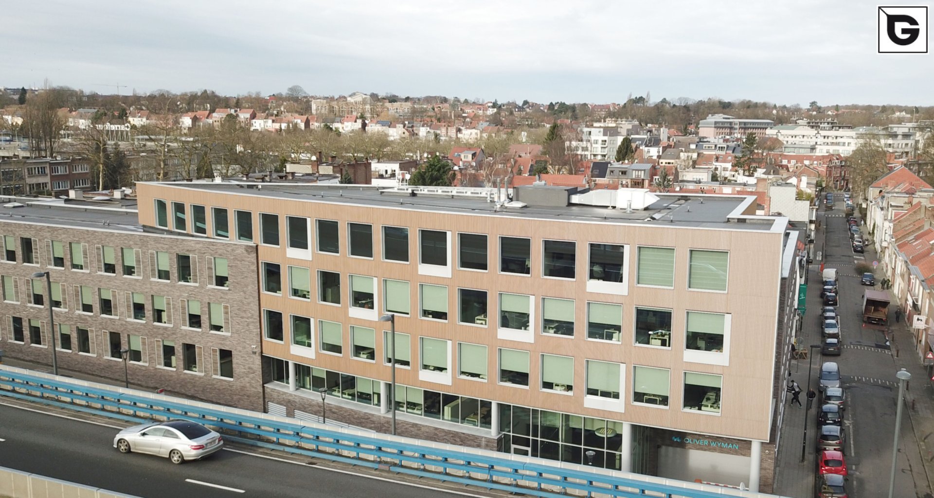 Kaufmännische Gebäude_Offene Fassadenverkleidung - verti._Finanzielle Institution