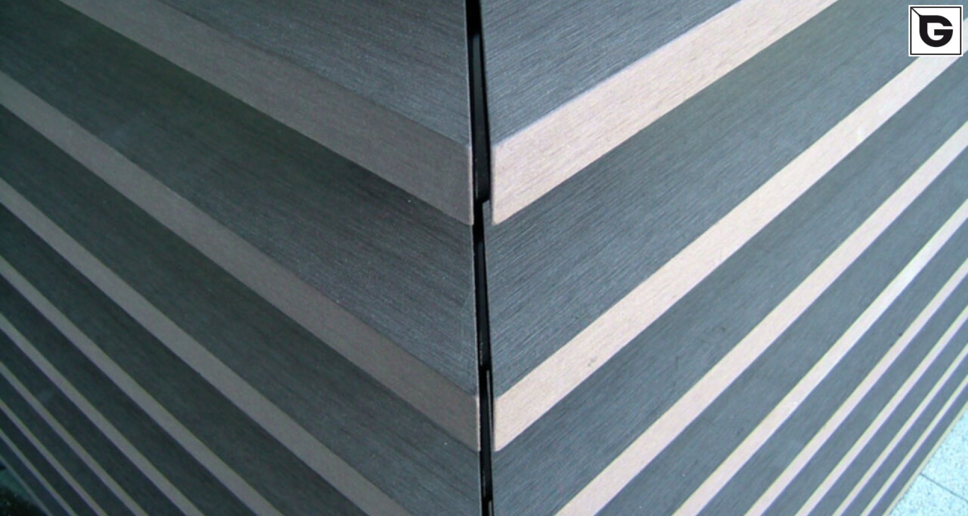 Kaufmännische Gebäude_Horizontal Sonnenschutz, jalousien_Einkaufszentrum