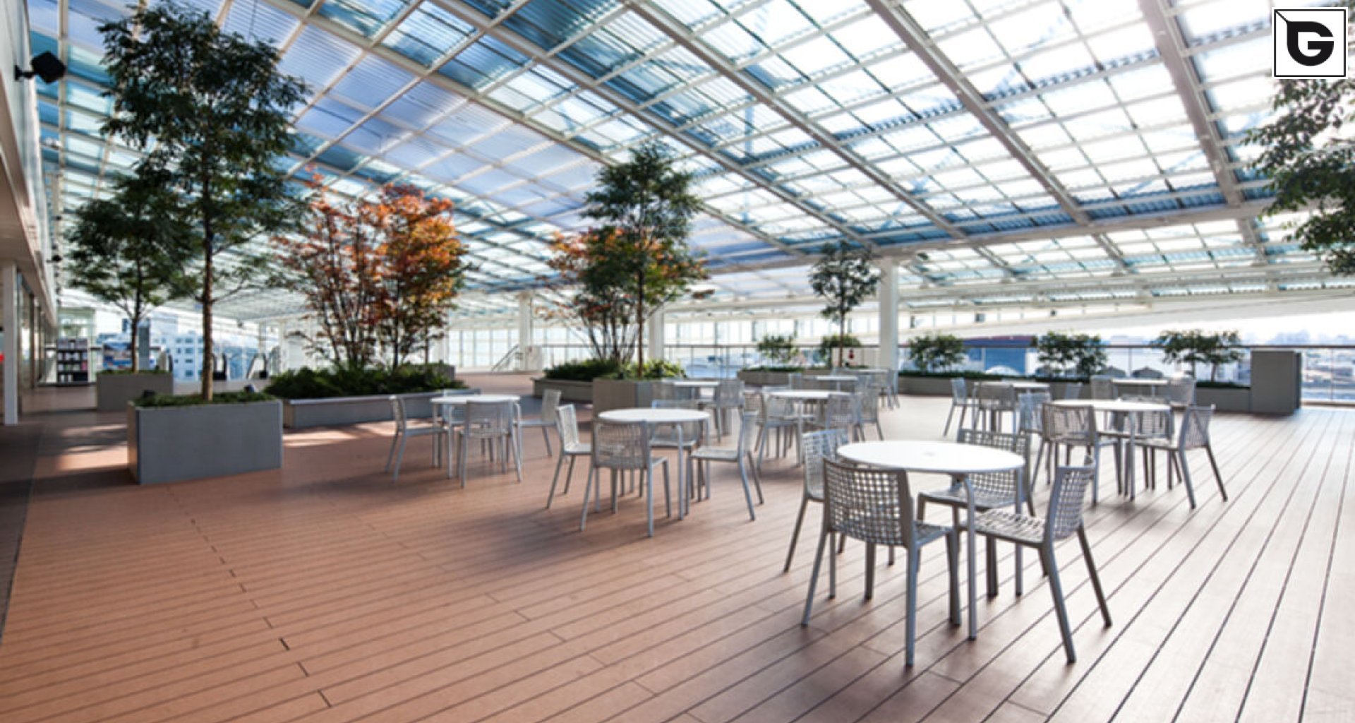 Kaufmännische Gebäude_Terrasse Gewerbliche Nutzung_Einkaufszentrum