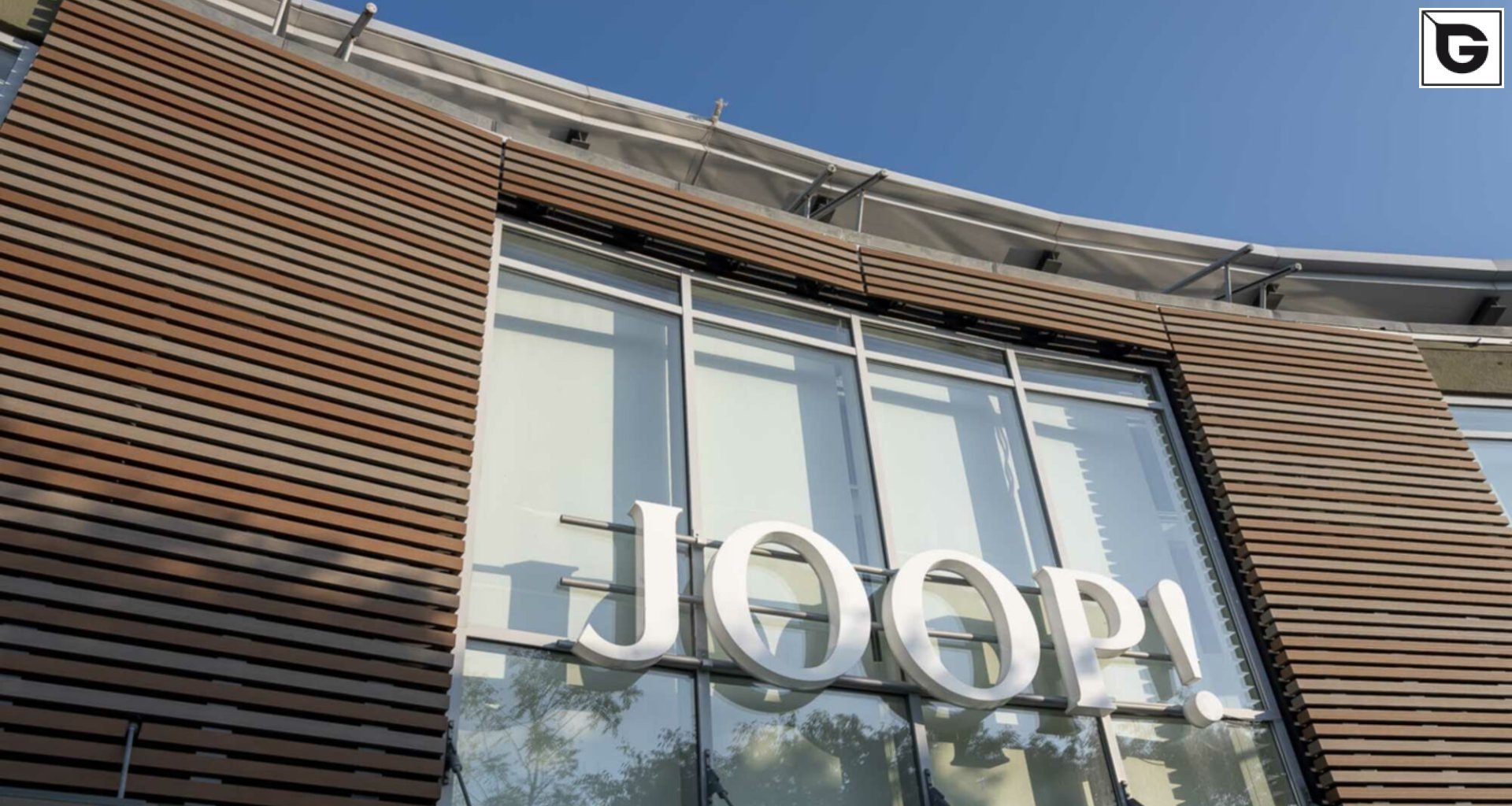 Kaufmännische Gebäude_Offene Fassadenverkleidung - verti._Einkaufszentrum