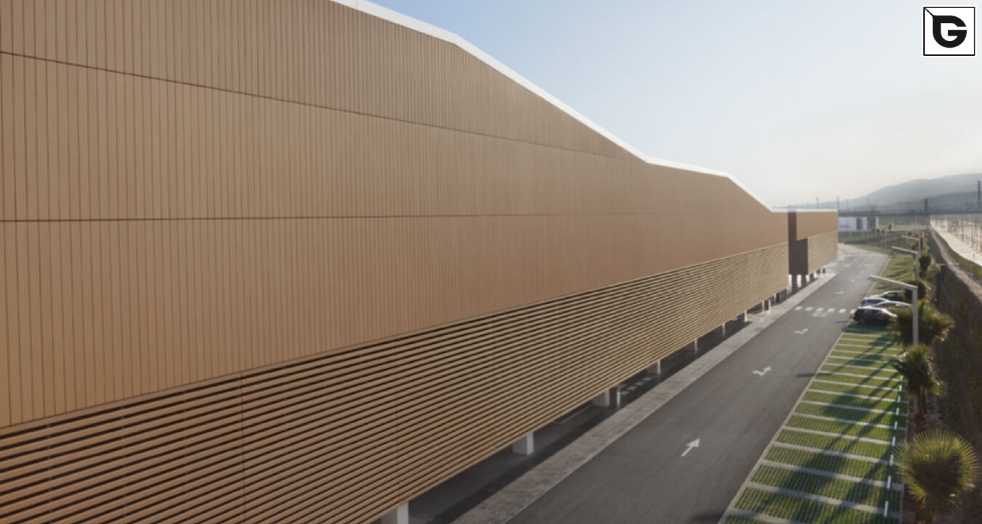 Kaufmännische Gebäude_Verti & Horiz Fassadenverkleidung _Vorzeigeprojekte - WPC holz 