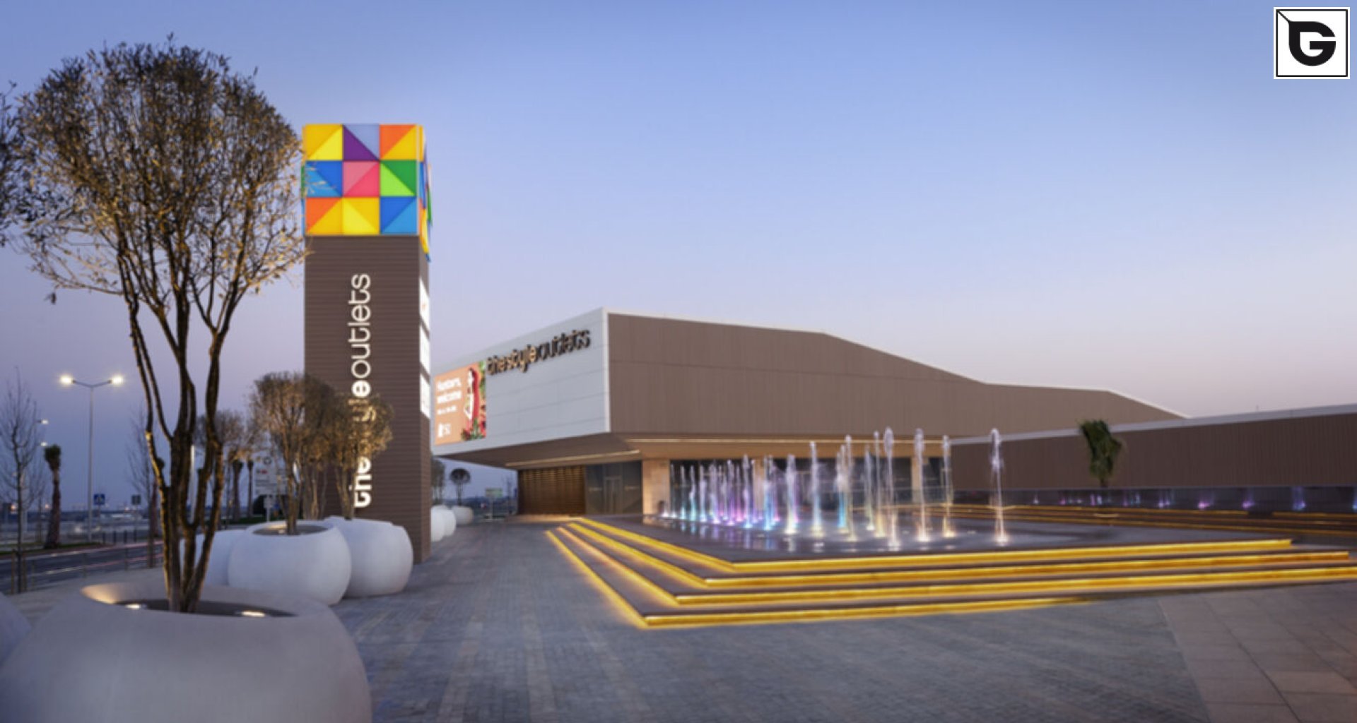 Kaufmännische Gebäude_Verti & Horiz Fassadenverkleidung _Vorzeigeprojekte - WPC holz 