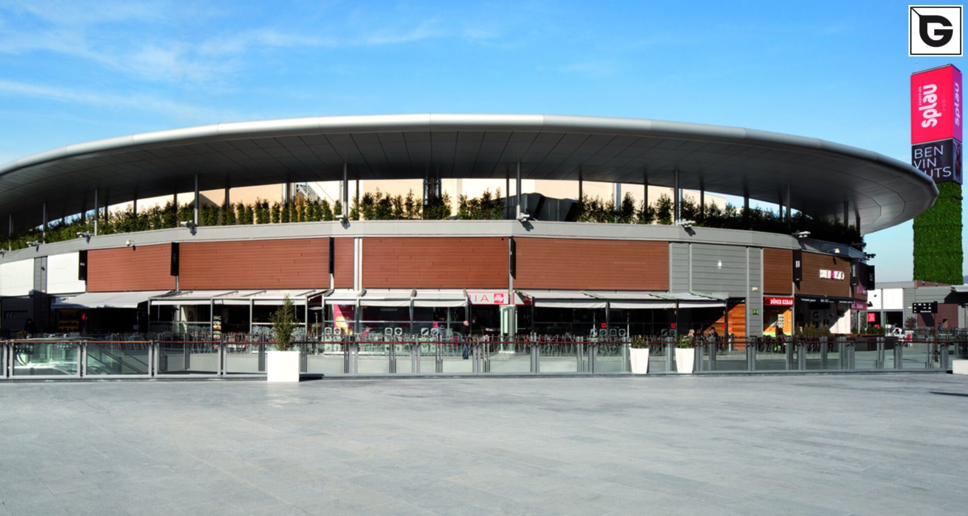 Kaufmännische Gebäude_Fassadenverkleidung - horizontal_Vorzeigeprojekte - WPC holz 