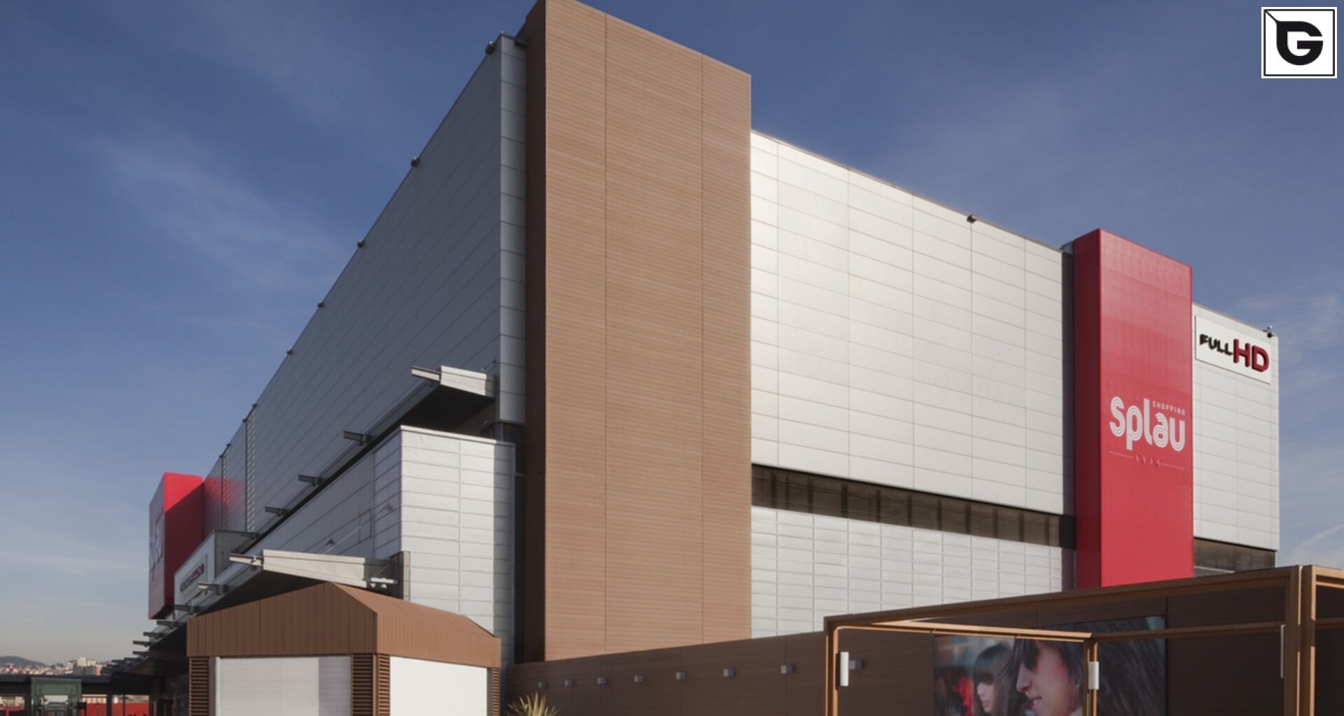 Kaufmännische Gebäude_Fassadenverkleidung - horizontal_Vorzeigeprojekte - WPC holz 