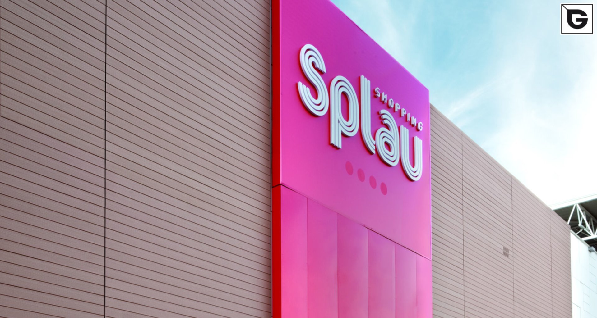 Kaufmännische Gebäude_Fassadenverkleidung - horizontal_Vorzeigeprojekte - WPC holz 