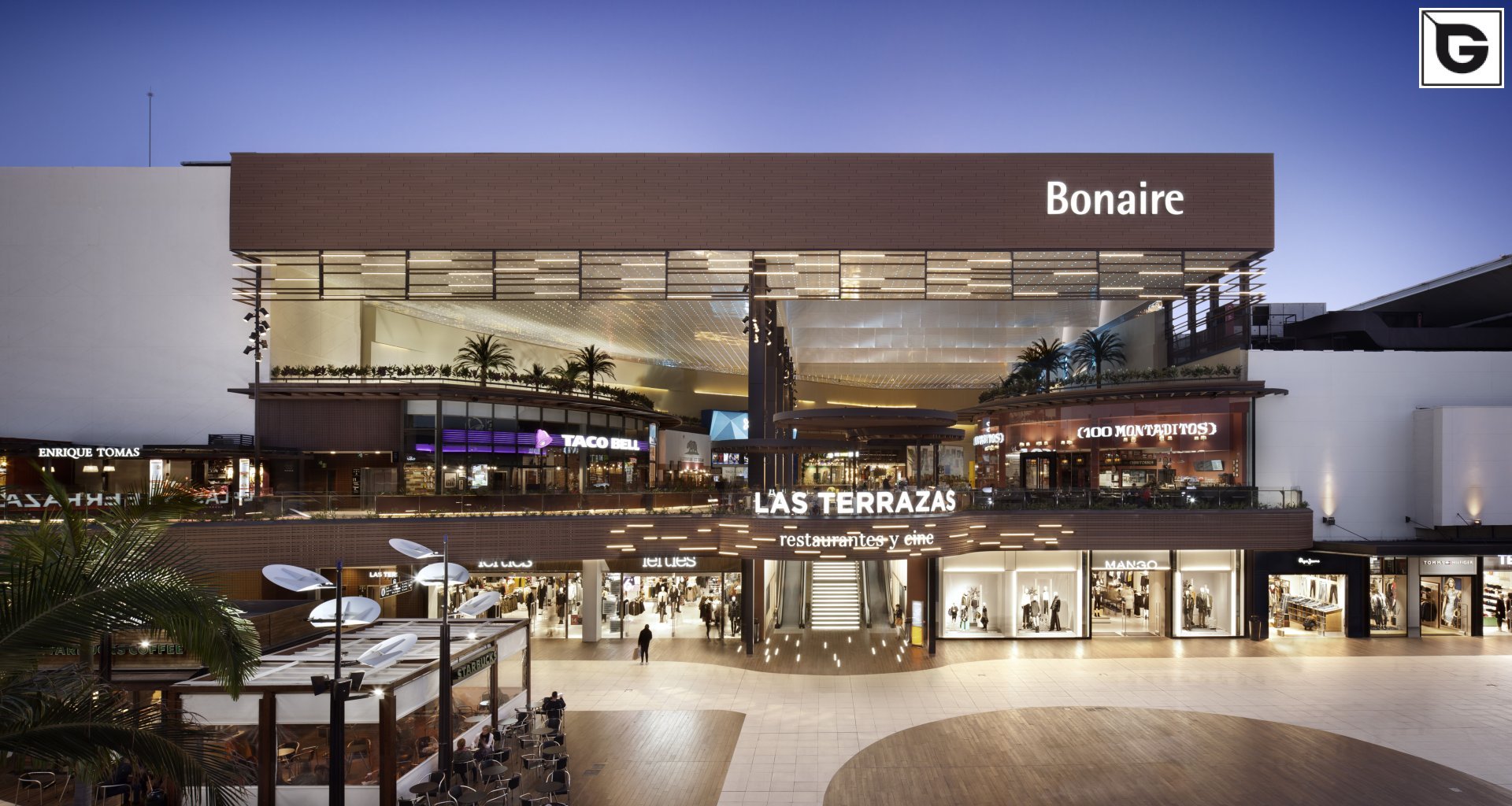 Kaufmännische Gebäude_Offene Fassadenverkleidung - horiz._Einkaufszentrum