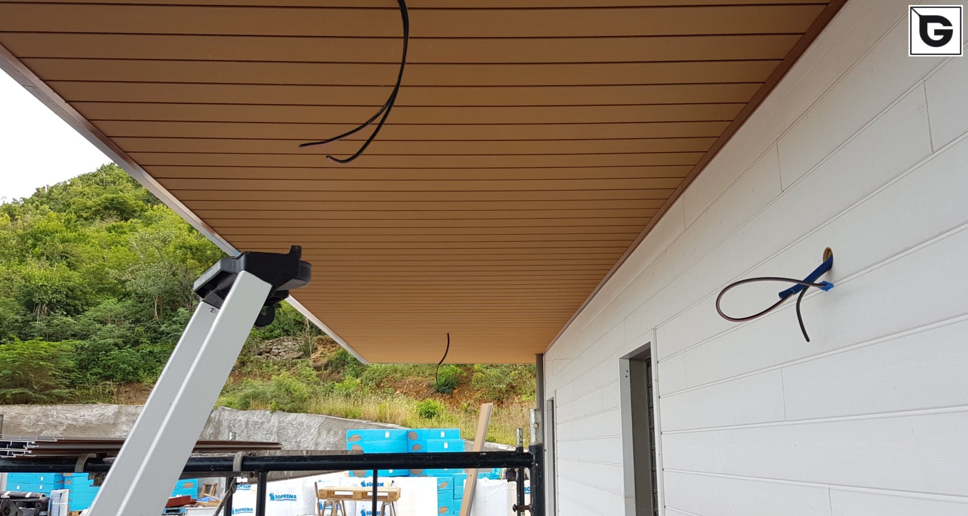 Kaufmännische Gebäude_Pergola, Dachüberstand, Dach_Einkaufszentrum