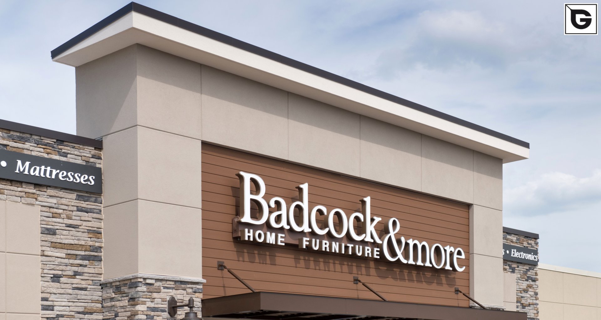 Kaufmännische Gebäude_Fassadenverkleidung - horizontal_Einkaufszentrum