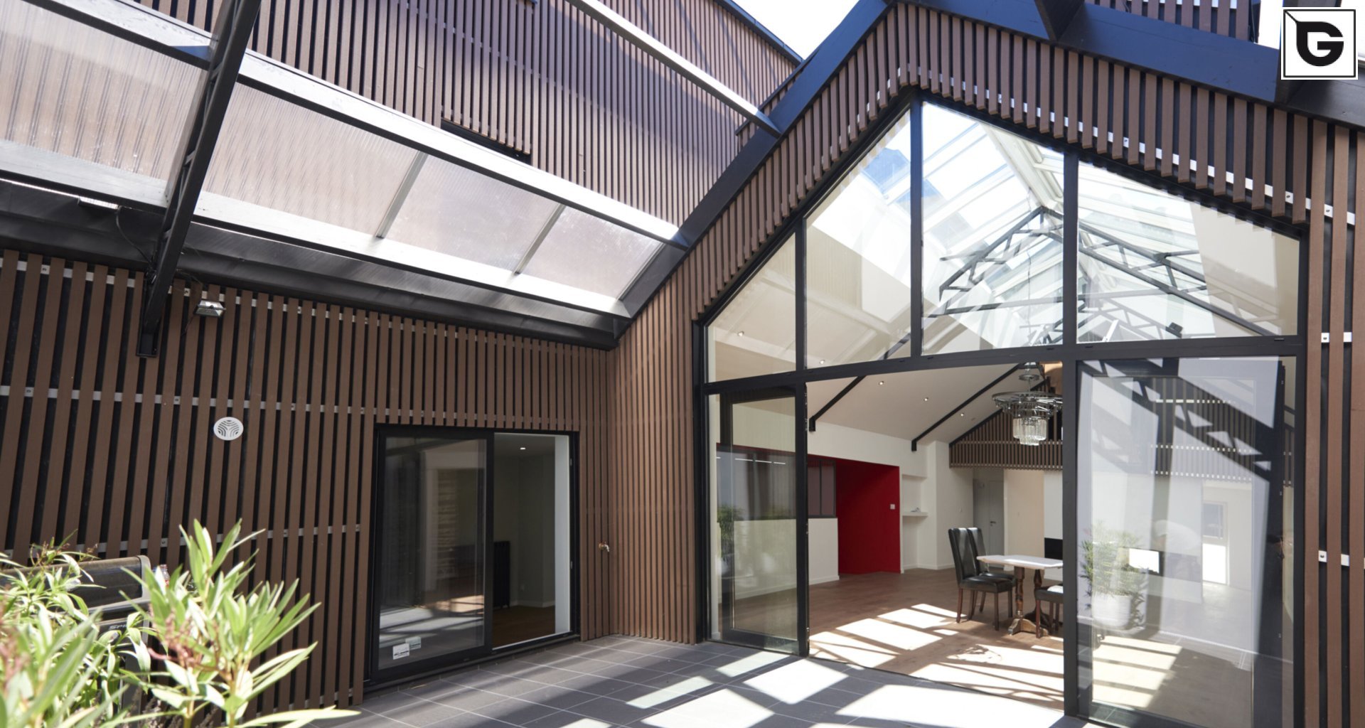 Wohngebäude_Offene Fassadenverkleidung - verti._Privatresidenz