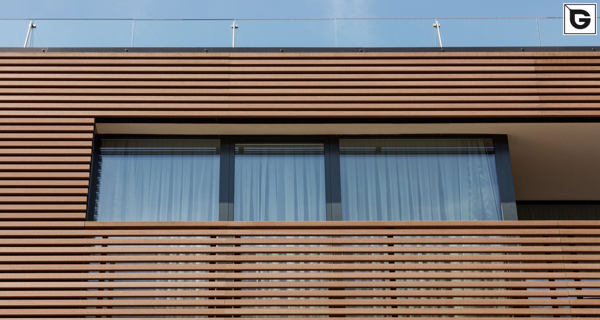 Wohngebäude_Offene Fassadenverkleidung - horiz._Wohnhaus