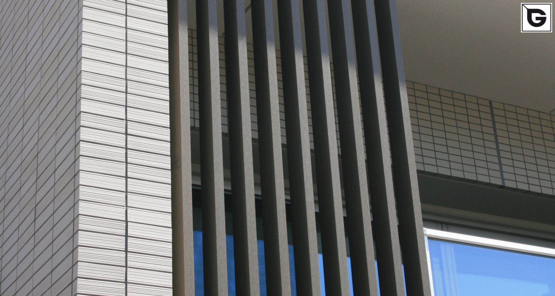 Wohngebäude_Vertical Sonnenschutz, jalousien_Wohnhaus