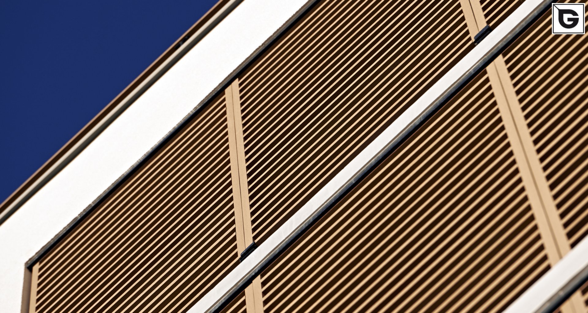 Wohngebäude_Horizontal Sonnenschutz, jalousien_Vorzeigeprojekte - Hybrid holz