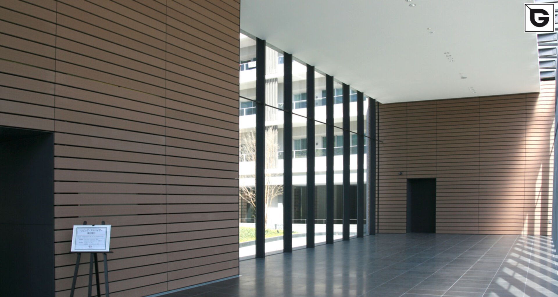 Wohngebäude_Offene Fassadenverkleidung - horiz._Wohnhaus