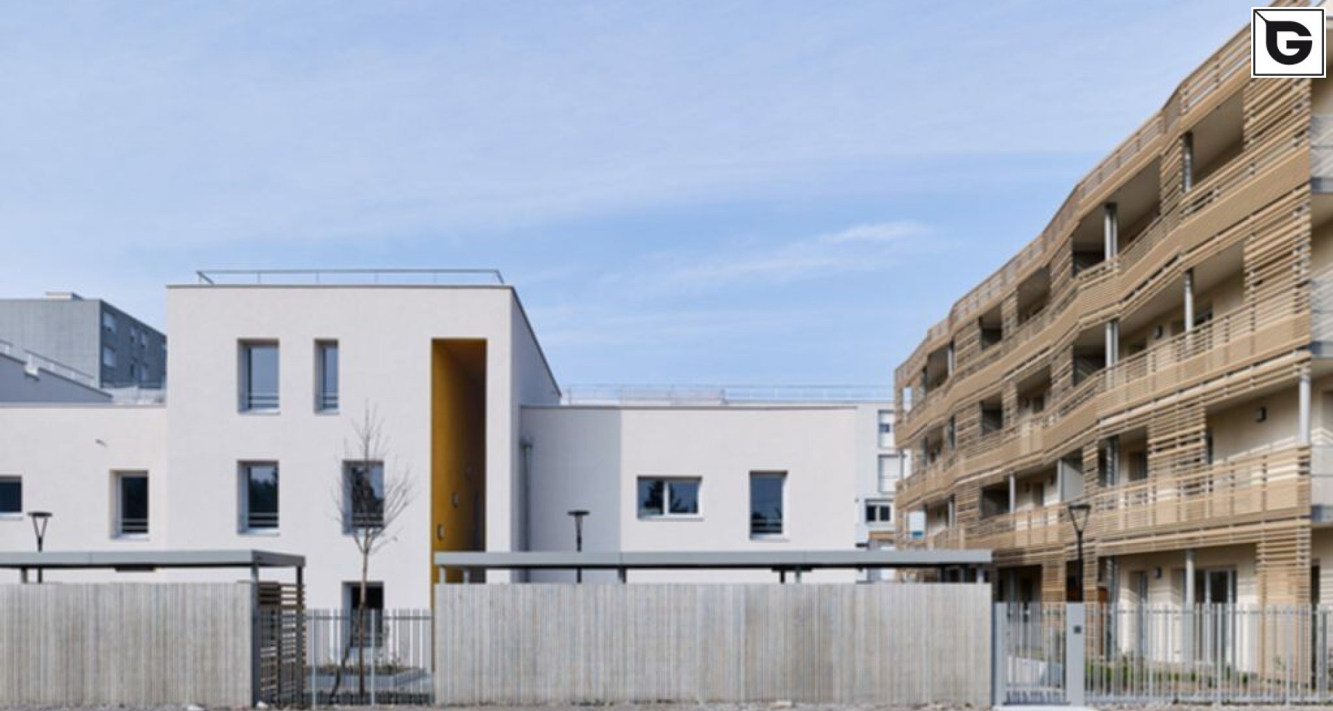 Wohngebäude_Geländer_Wohnhaus