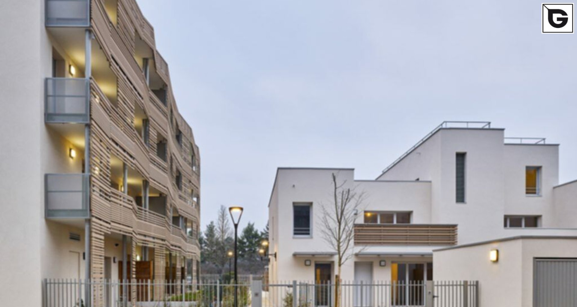 Wohngebäude_Geländer_Wohnhaus