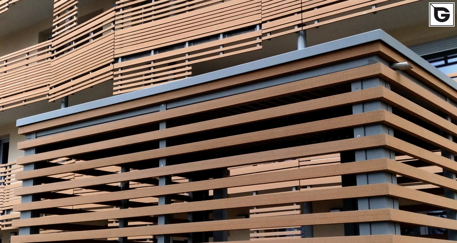 Wohngebäude_Geländer_Wohnhaus