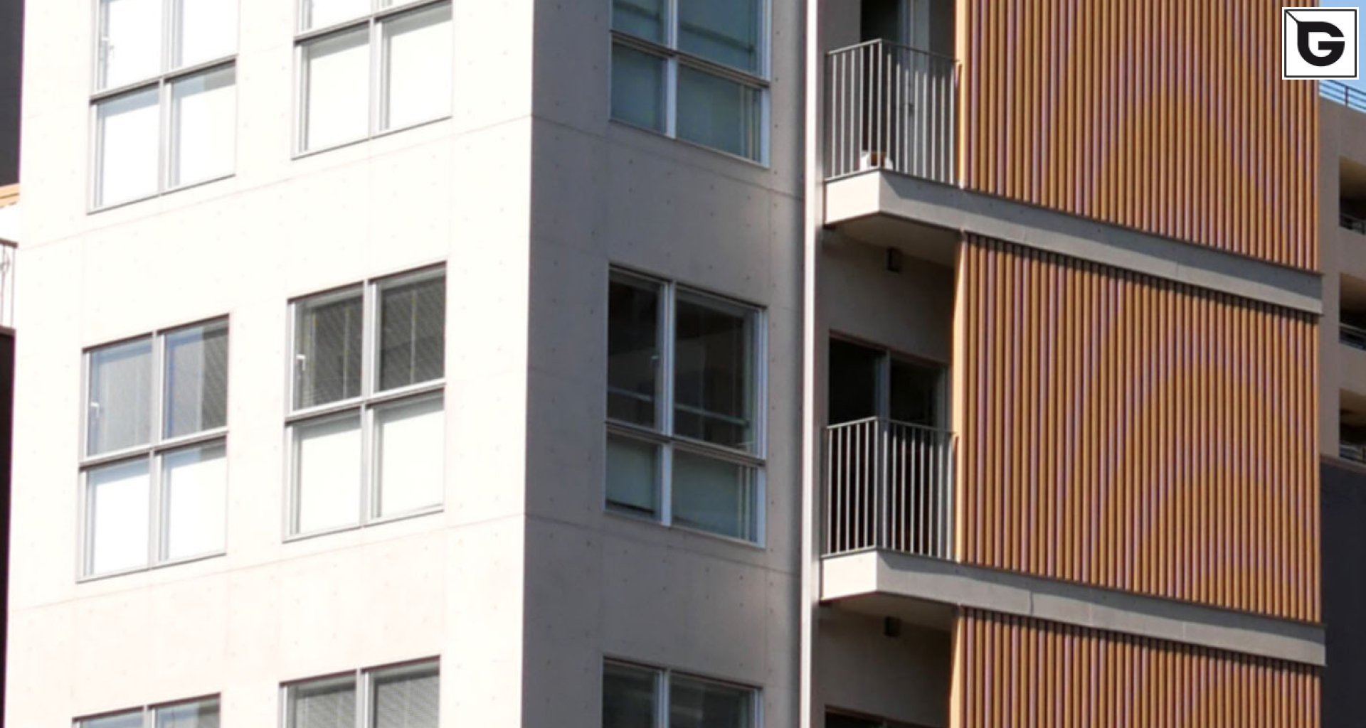 Wohngebäude_Vertical Sonnenschutz, jalousien_Wohnhaus