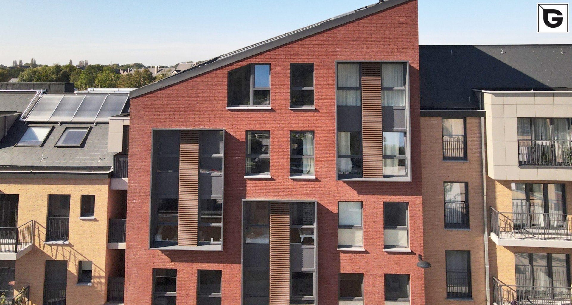 Wohngebäude_Offene Fassadenverkleidung - horiz._Wohnhaus