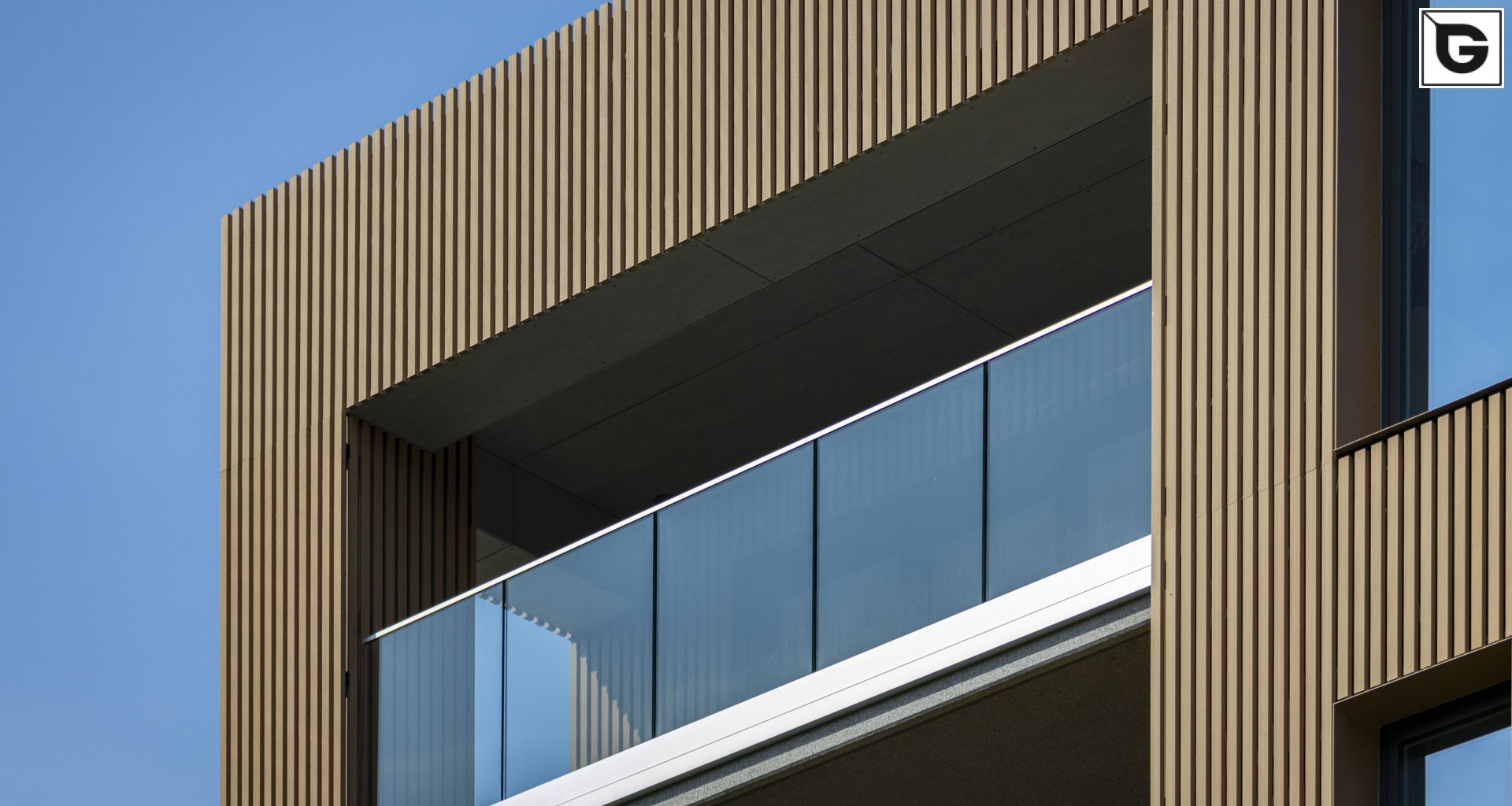 Wohngebäude_Offene Fassadenverkleidung - verti._Vorzeigeprojekte - Hybrid holz