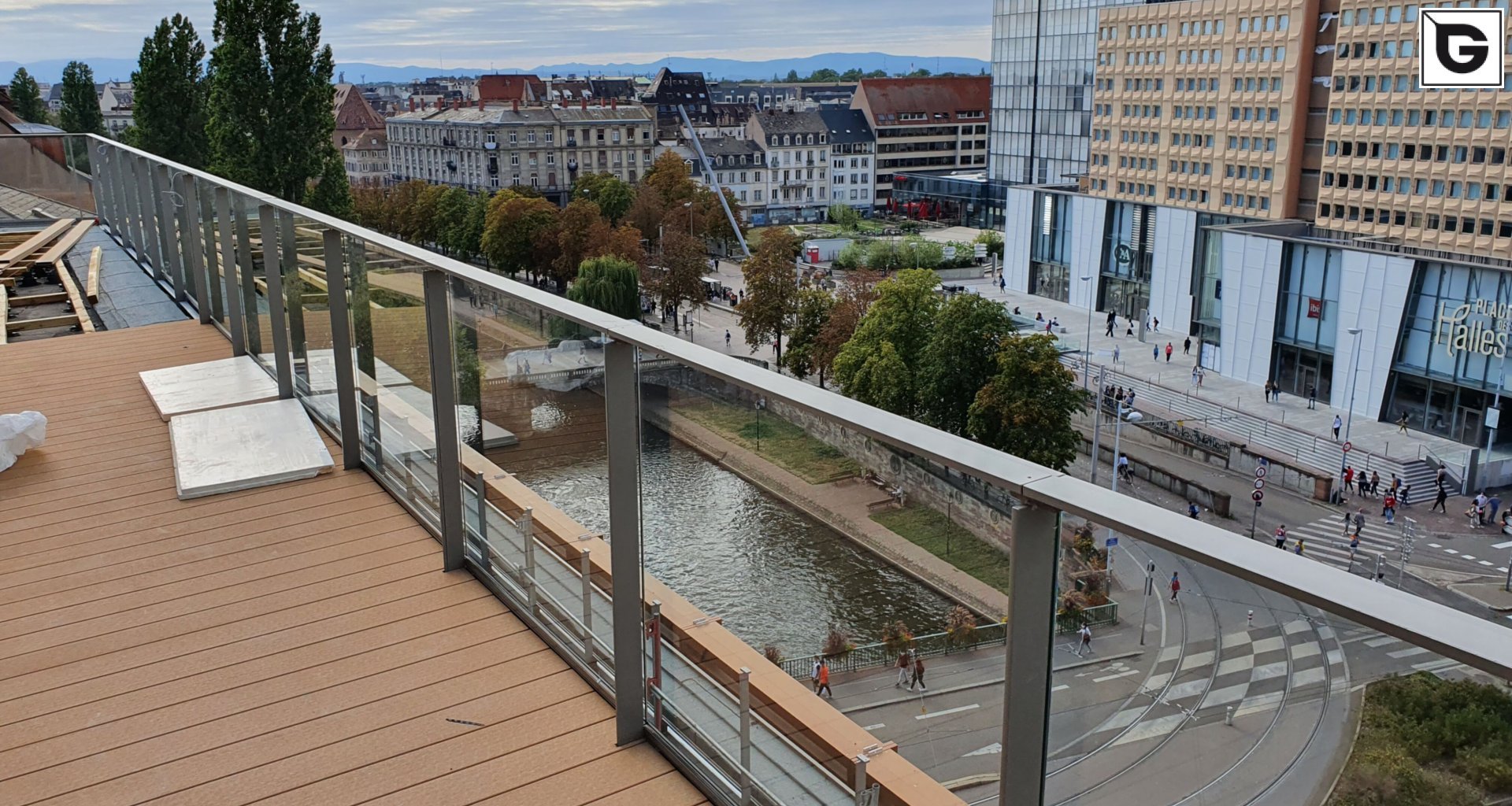 Wohngebäude_Terrasse Privat Nützung _Wohnhaus