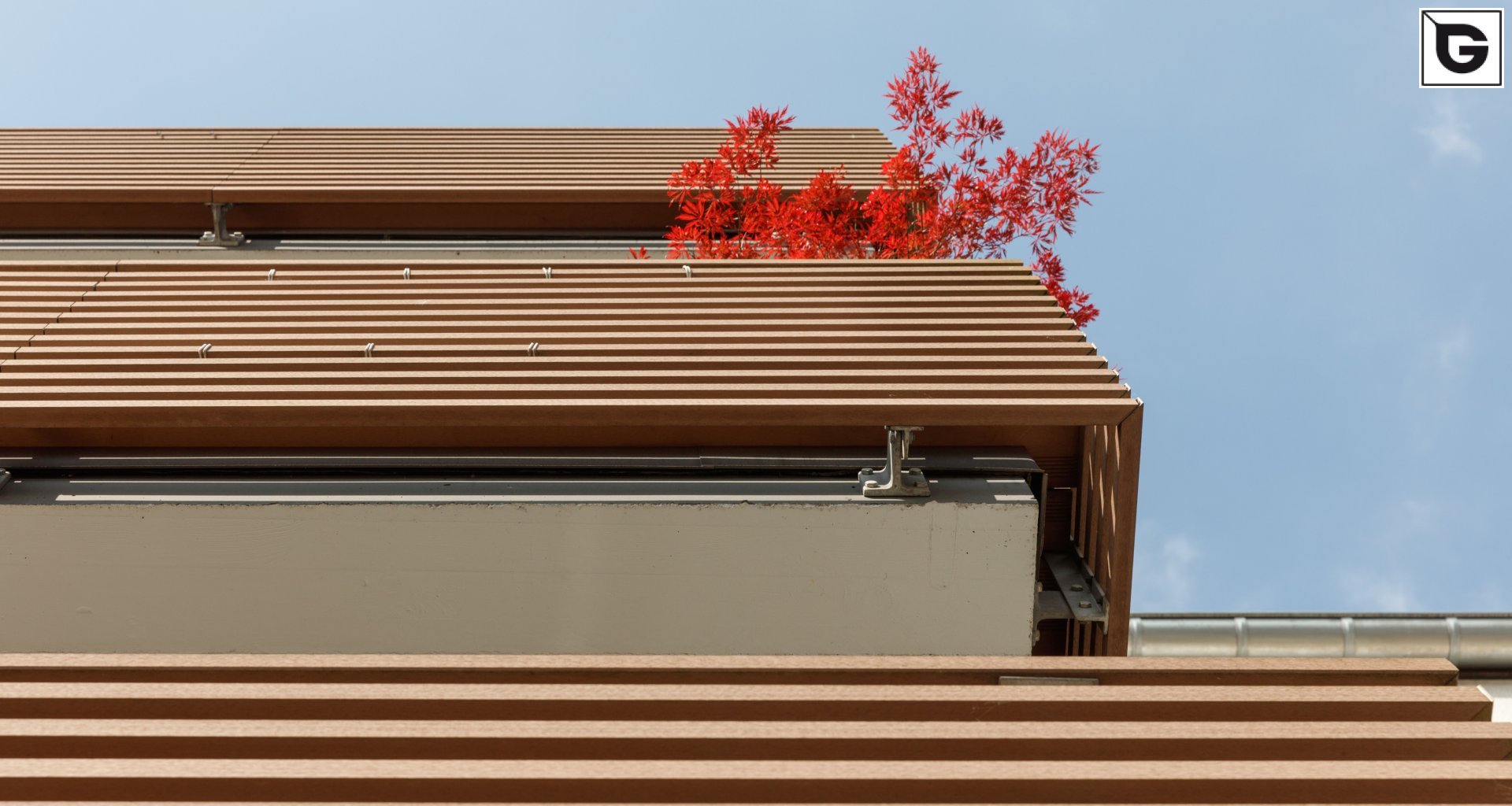 Wohngebäude_Geländer_Wohnhaus