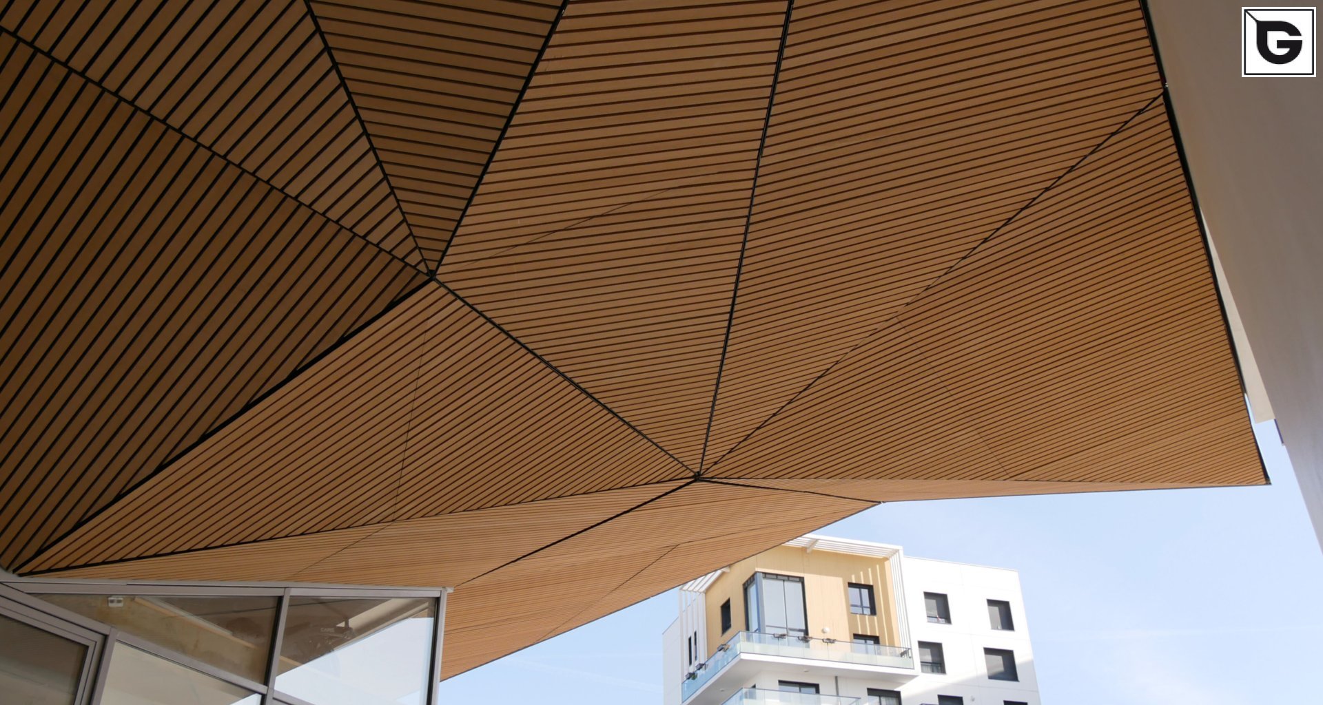 Wohngebäude_Pergola, Dachüberstand, Dach_Wohnhaus