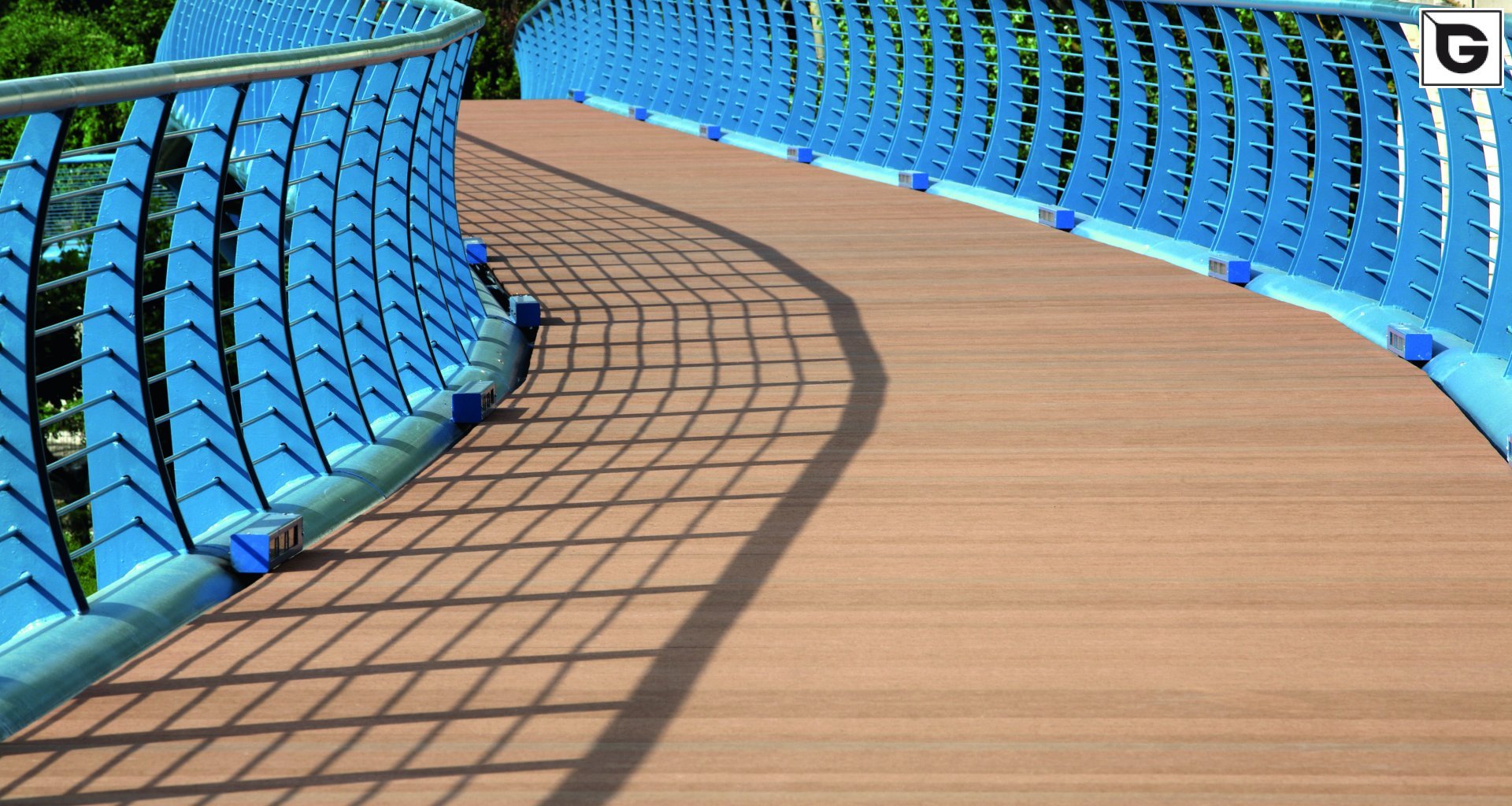 Transport-Einrichtungen_Brücken, Rampen, Gehweg_Brücke