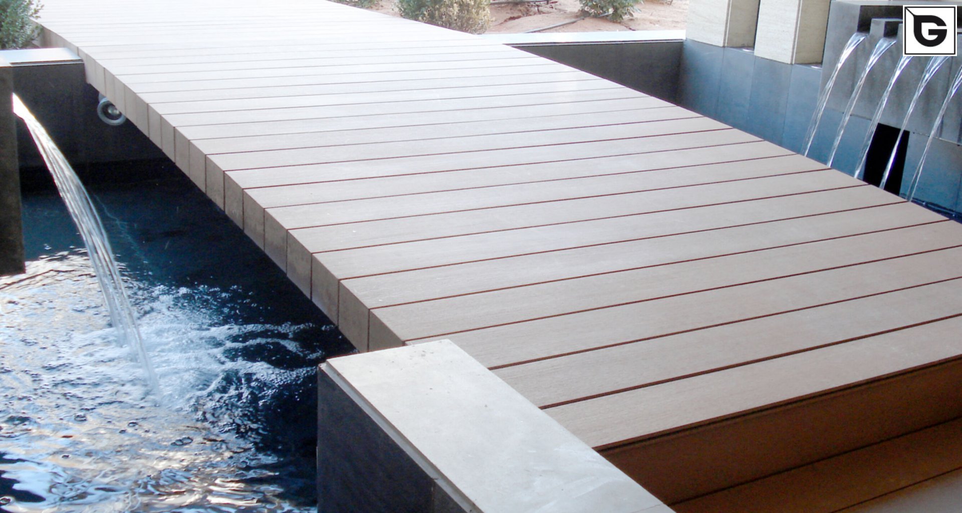 Transport-Einrichtungen_Brücken, Rampen, Gehweg_Brücke