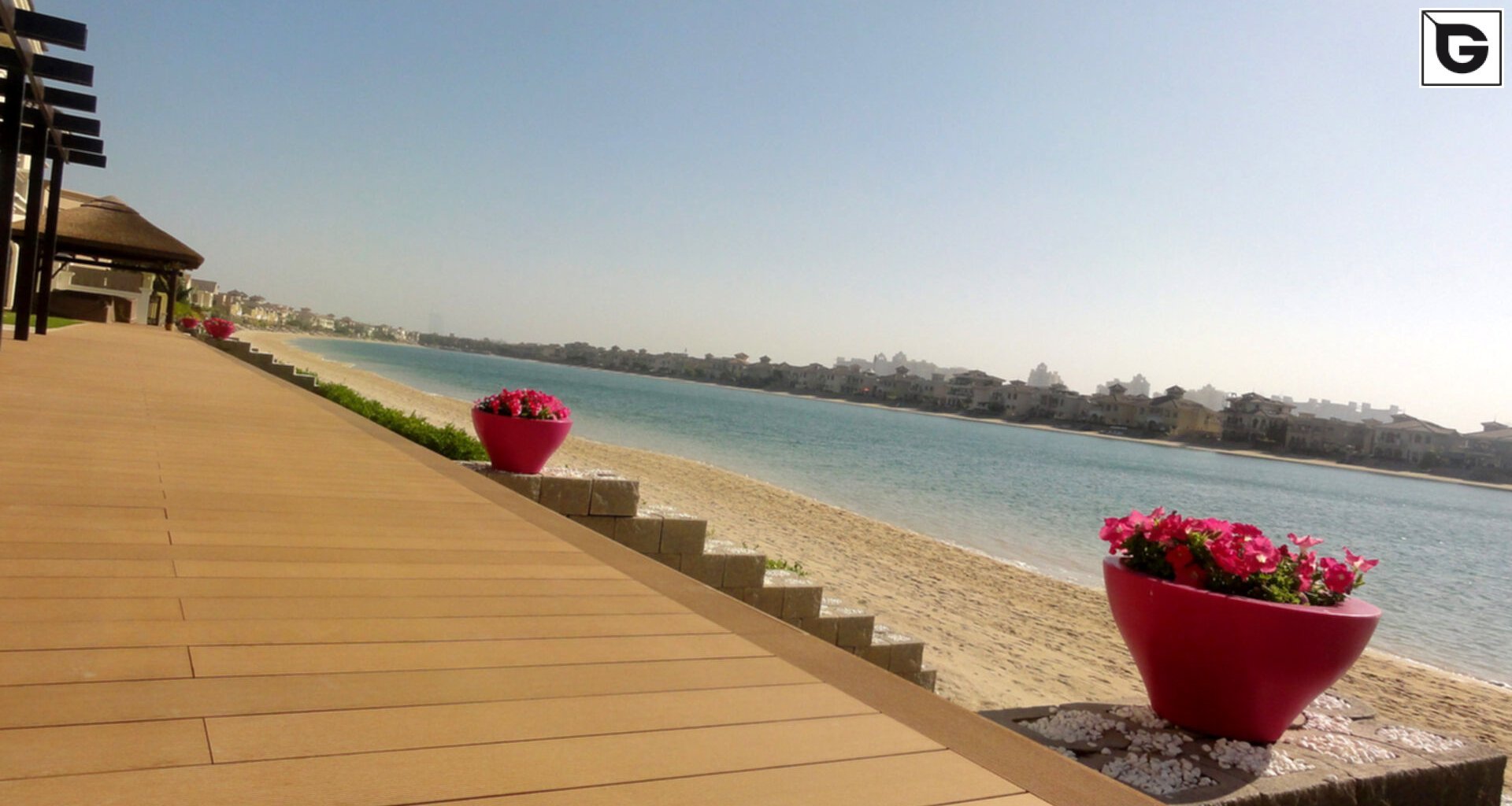 Transport-Einrichtungen_Stege, Bootsanleger_Am Wasser entlang