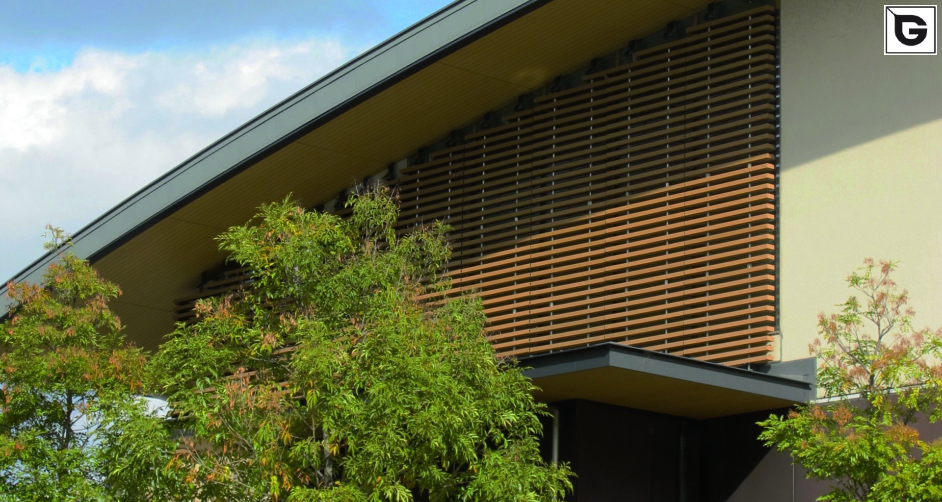 Transport-Einrichtungen_Horizontal Sonnenschutz, jalousien_Am Wasser entlang