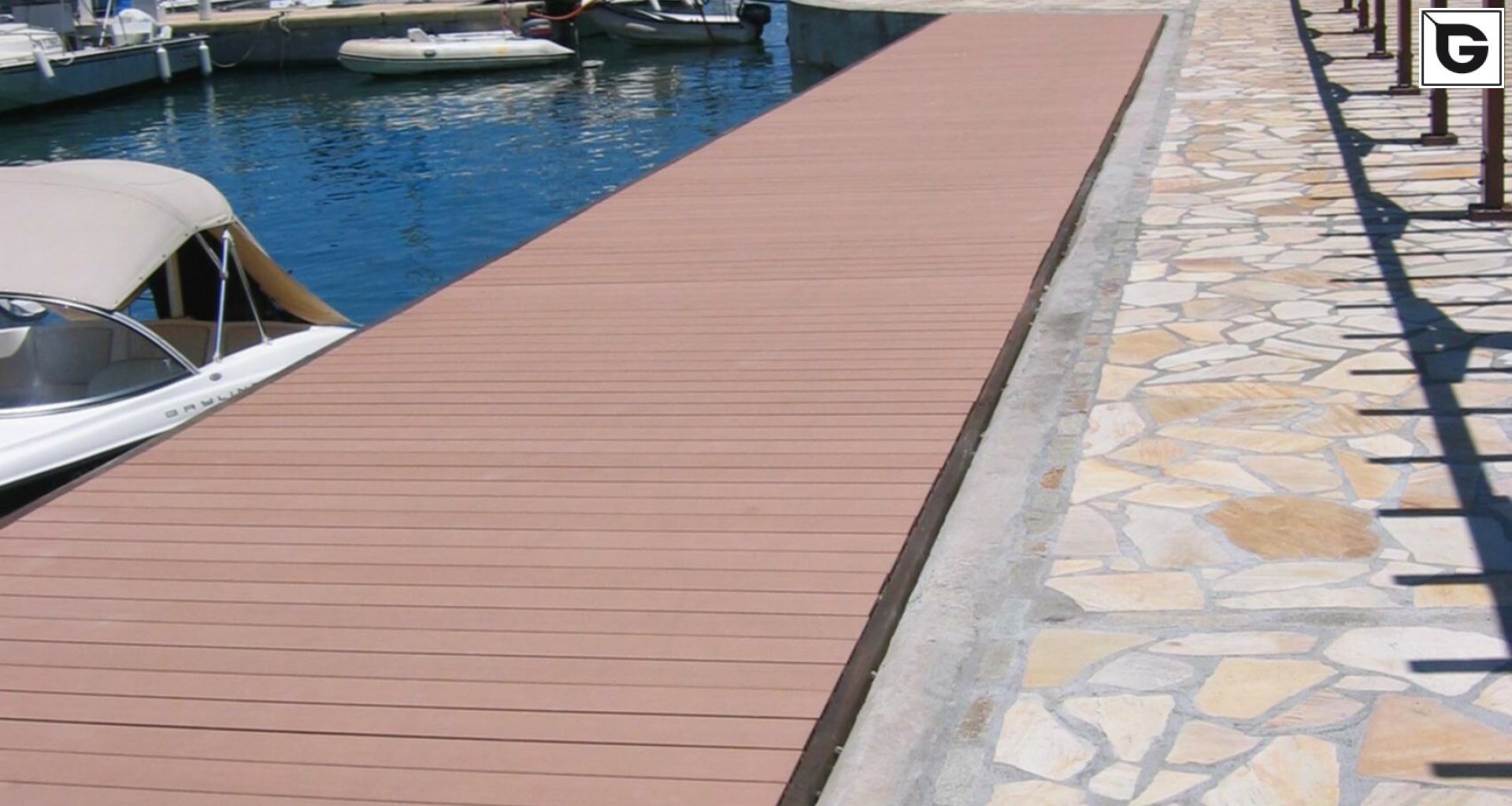 Transport-Einrichtungen_Stege, Bootsanleger_Am Wasser entlang