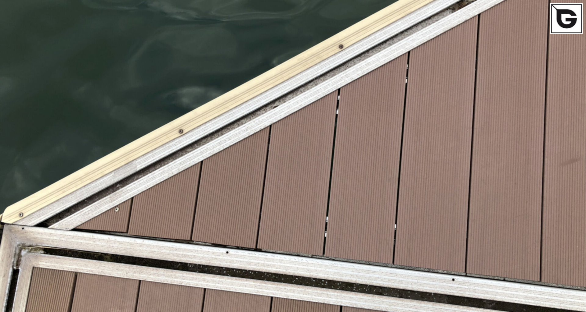 Transport-Einrichtungen_Stege, Bootsanleger_Am Wasser entlang