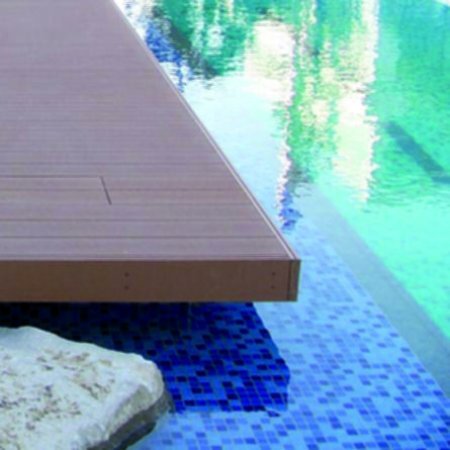 Restaurant und Hotelgewerbe_Schwimmbad deck_Hotel