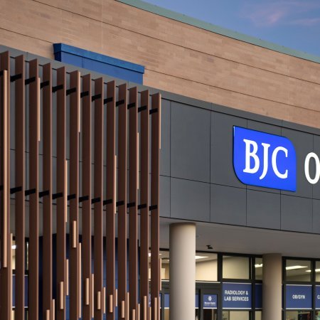 Wohngebäude_Offene Fassadenverkleidung - verti._Wohnhaus