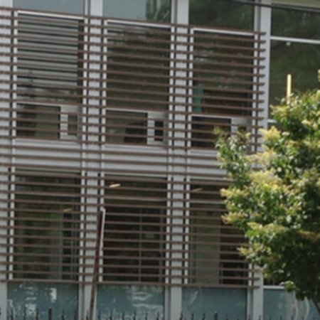 Institutionelle Einrichtungen_Horizontal Sonnenschutz, jalousien_Gebogene Profilen