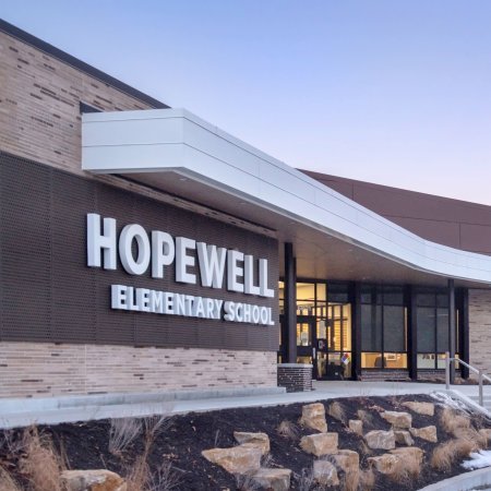 Institutionelle Einrichtungen_Pergola, Dachüberstand, Dach_Gebogene Profilen