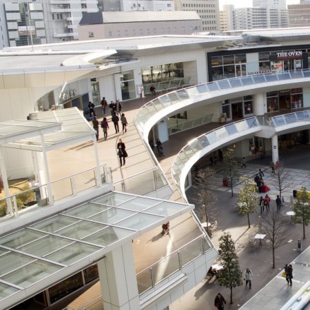 Kaufmännische Gebäude_Terrasse Gewerbliche Nutzung_Einkaufszentrum