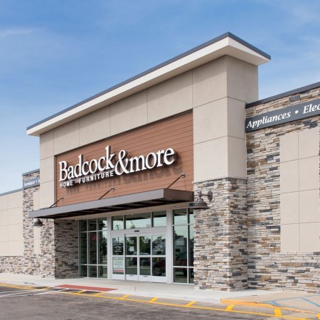 Kaufmännische Gebäude_Fassadenverkleidung - horizontal_Einkaufszentrum