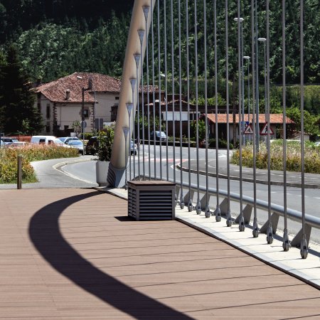 Transport-Einrichtungen_Brücken, Rampen, Gehweg_Brücke